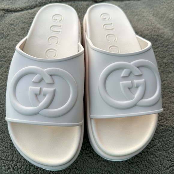 Gucci WOMEN'S SLIDE SANDAL WITH INTERLOCKING G, size 43 Gently worn! - Picture 7 of 9